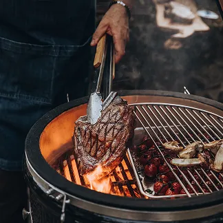 Nahaufnahme eines Monolith Keramikgrills
